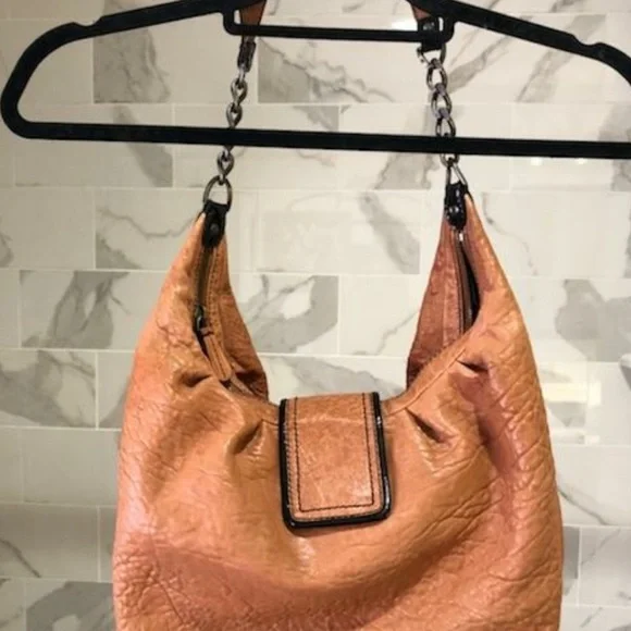 Fendi Tan and Black Leather Shoulder B Buckle Bag - Picture 2 of 6